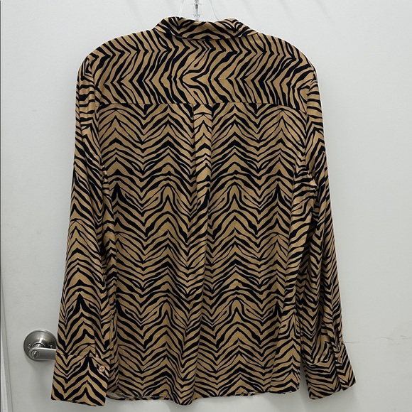 Lafayette 148 New York 100% Silk Zebra Print Button-Up Shirt - Picture 4 of 7